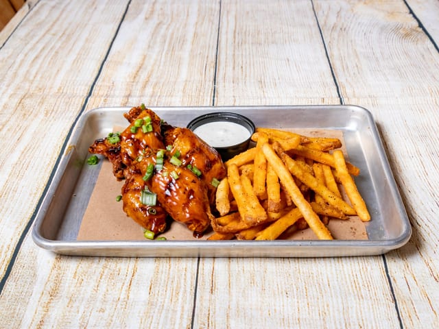 Hot Honey Wings (8).